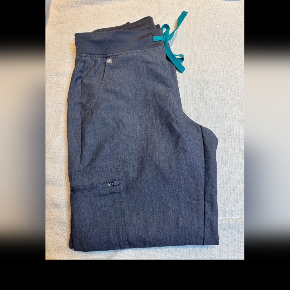 FIGS Technical Gray Zamora Jogger Scrub Pants Small
